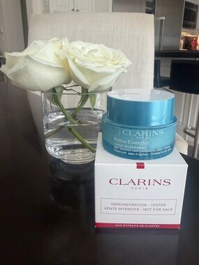 Clarins Hydra-Essentiel Moisturizing Cream - (Normal to Dry Skin) 1.7oz.